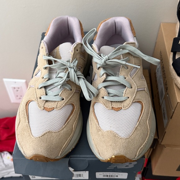 New Balance Beige Tan Suede Low-Top Sneakers with Lavender Accents - Picture 2 of 5